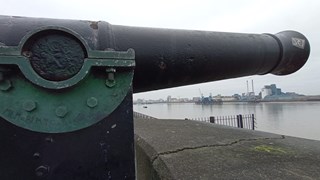 Alan Capital Ring 1st legg 4