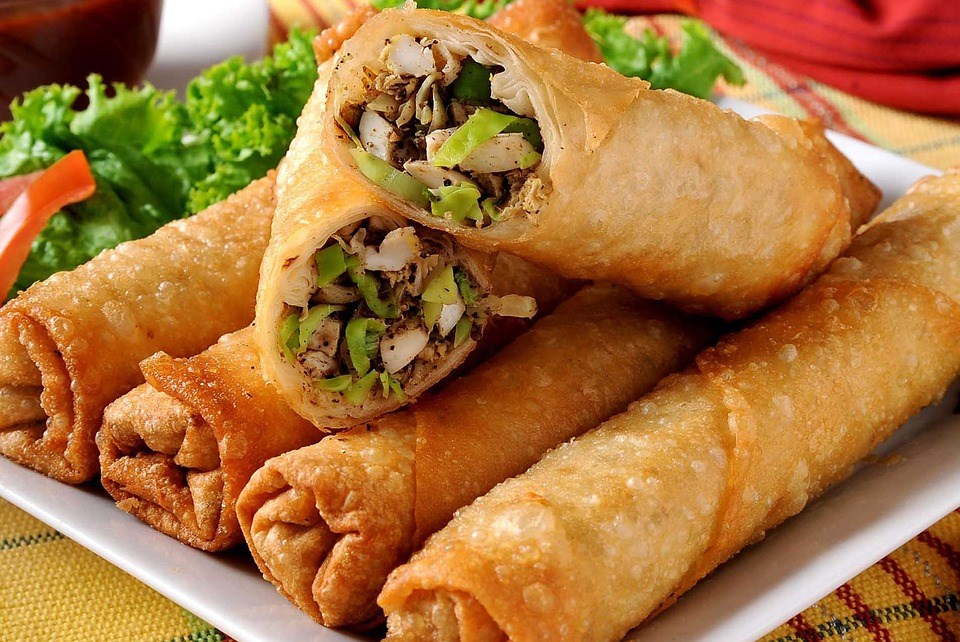 chinese food spring rolls