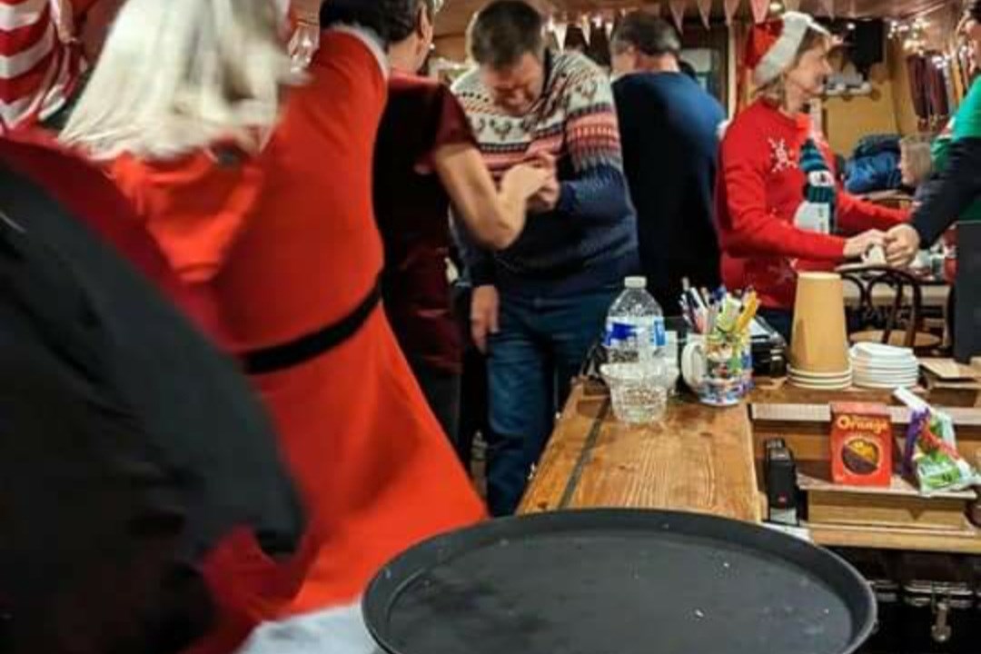 Whittingtons tea barge6