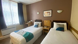 Sandringham hotel Cardiff2