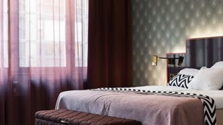 StockholmHaymarketbyscandicroominteriorbed