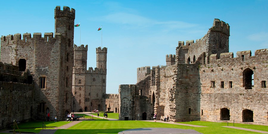 Steam Train in Wales Holiday London Caernarfon Castle
