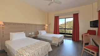 Hotel Salobrena suites room