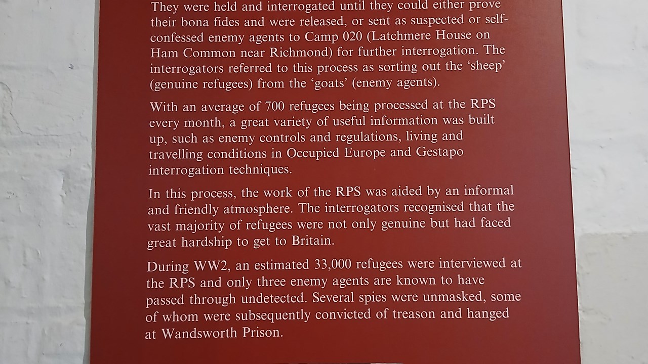 9Battersea Park to Wandsworth Common walk, Le Gothique Pub lunch & Wandswo