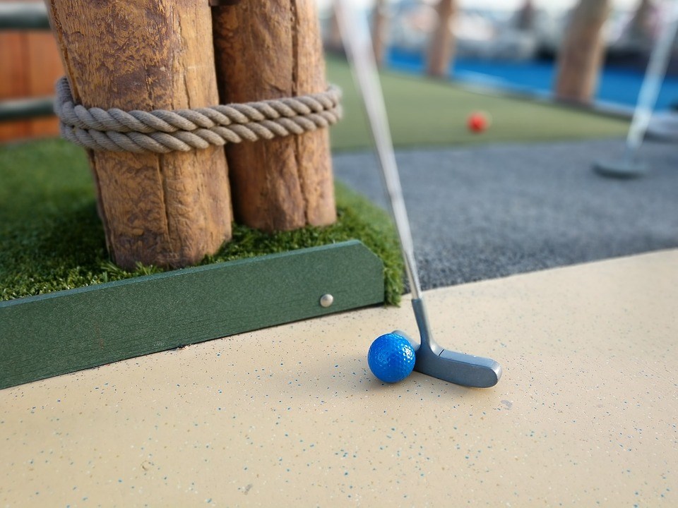 miniature golf putter golfing