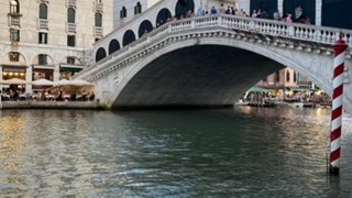venice-rialto bridge