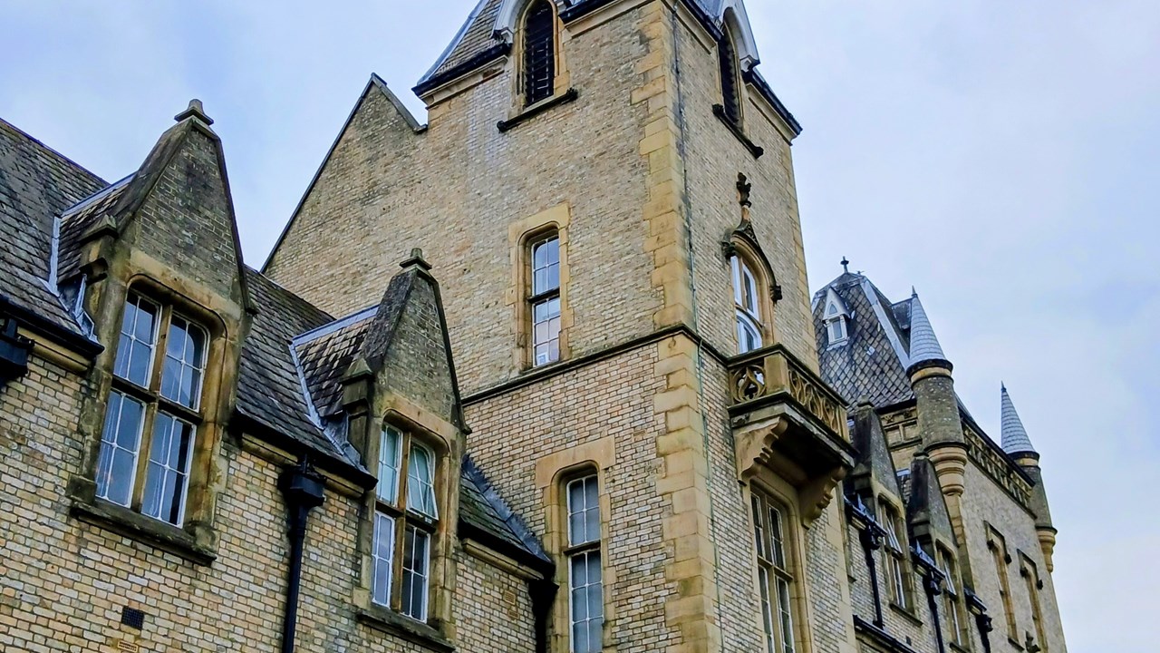 7Battersea Park to Wandsworth Common walk, Le Gothique Pub lunch & Wandswo