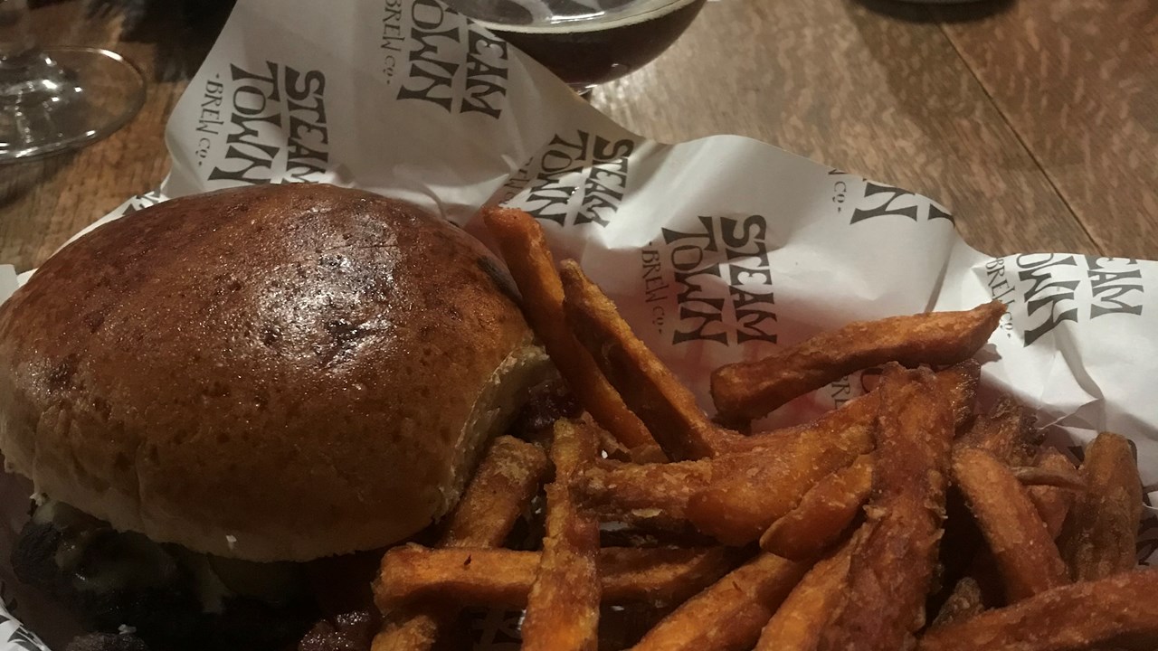 Steamtown Eastleigh Beer and Burger