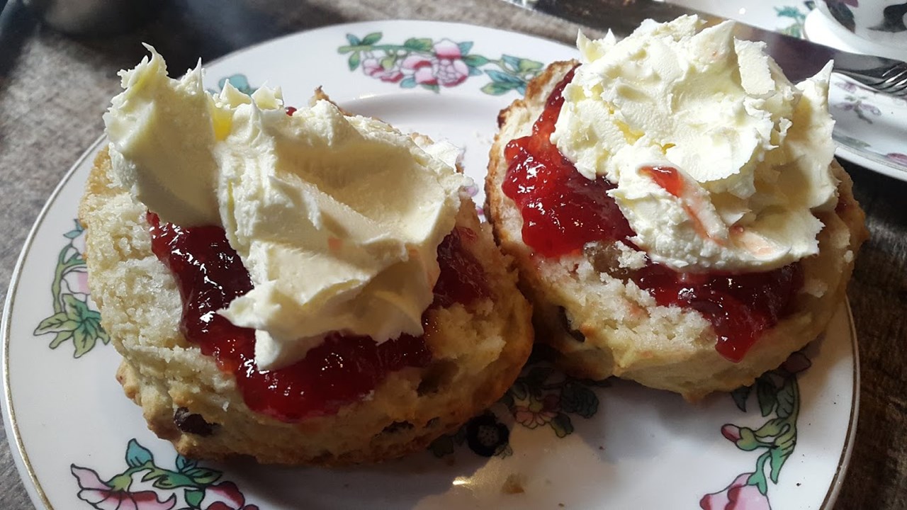 Whittingtons tea barge2