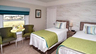HF Freshwater Bay IOW room