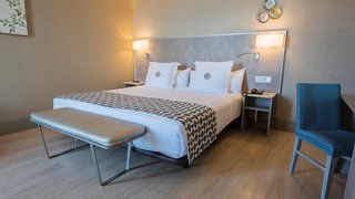 Hotel America seville room