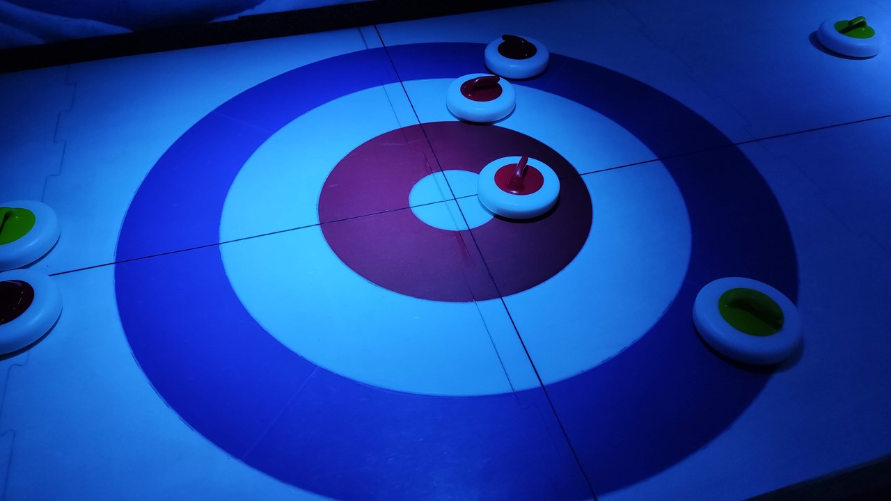 Ice free curling house