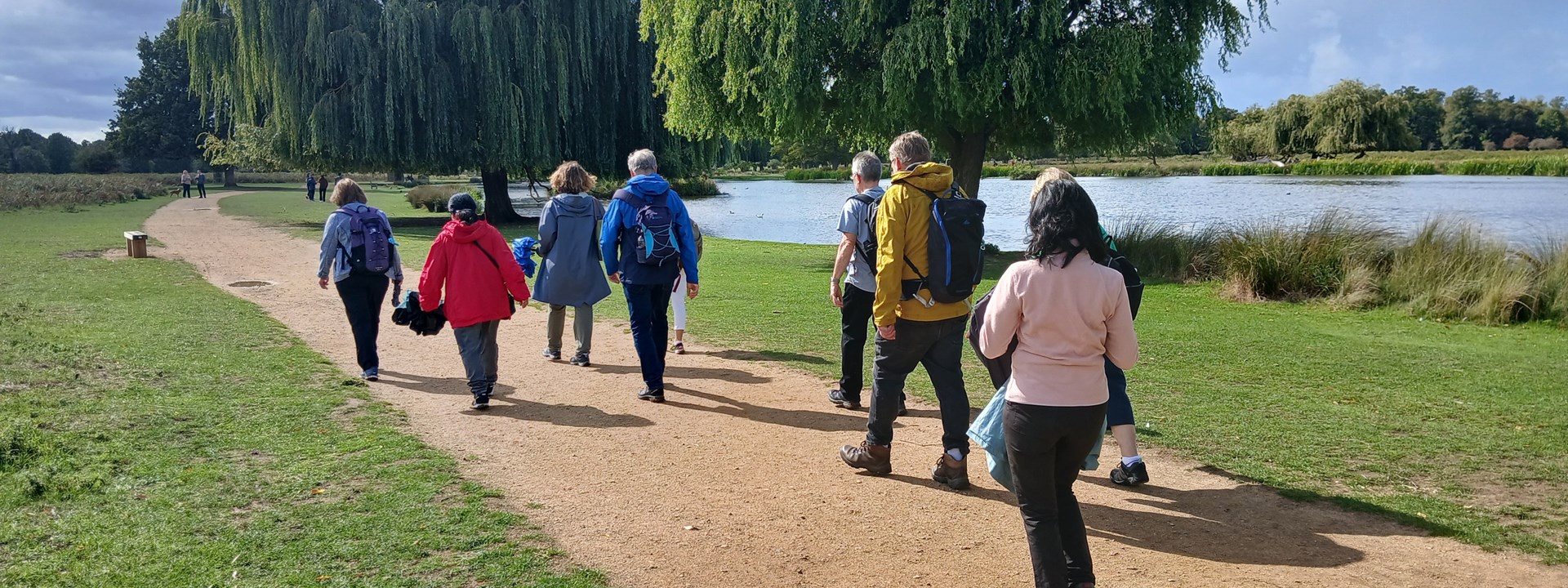 2 Hampton Court circular walk, Deer Parks, & Historic Site Visit.