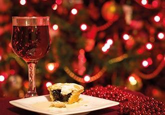mince pie and mulled wine 1