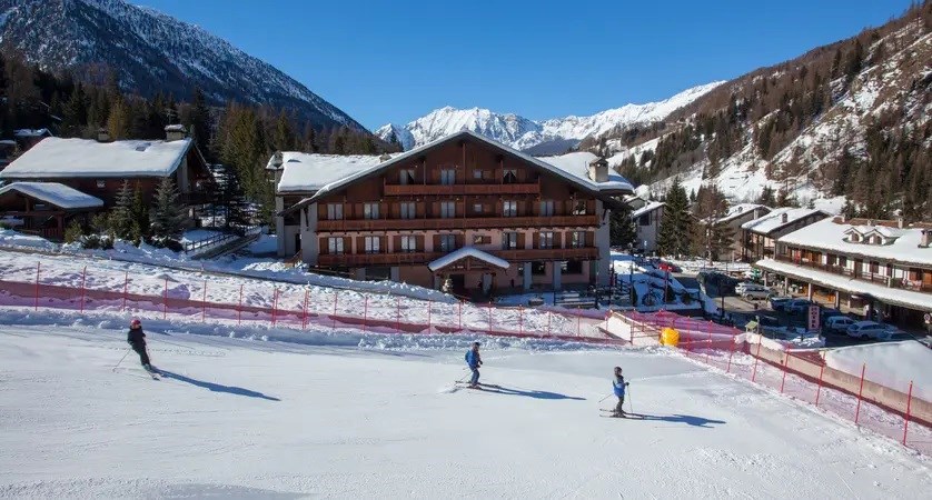 hotelchampoluc-exterior