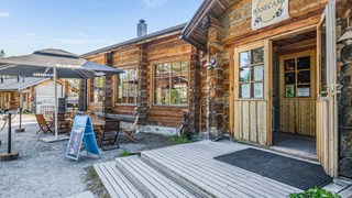 oulanka basecamp summer exterior