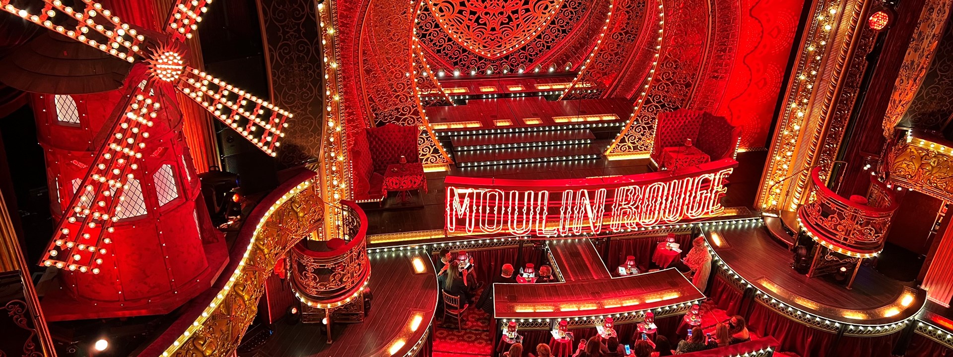 Moulin rouge inside