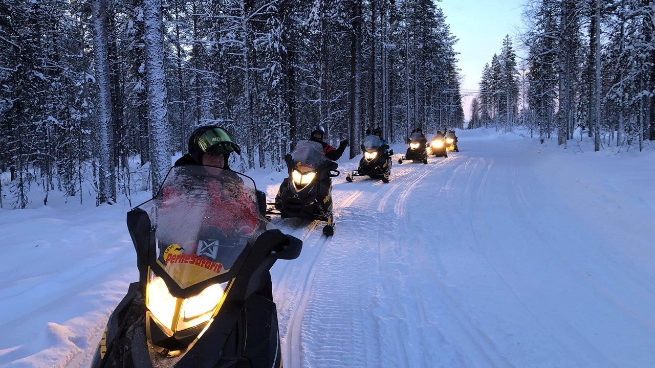 lapland skidoos 20