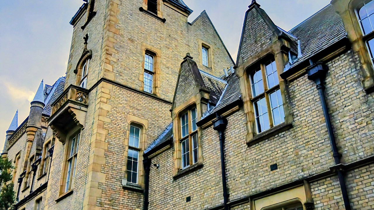 1 Battersea Park to Wandsworth Common walk, Le Gothique Pub lunch & Wandswo