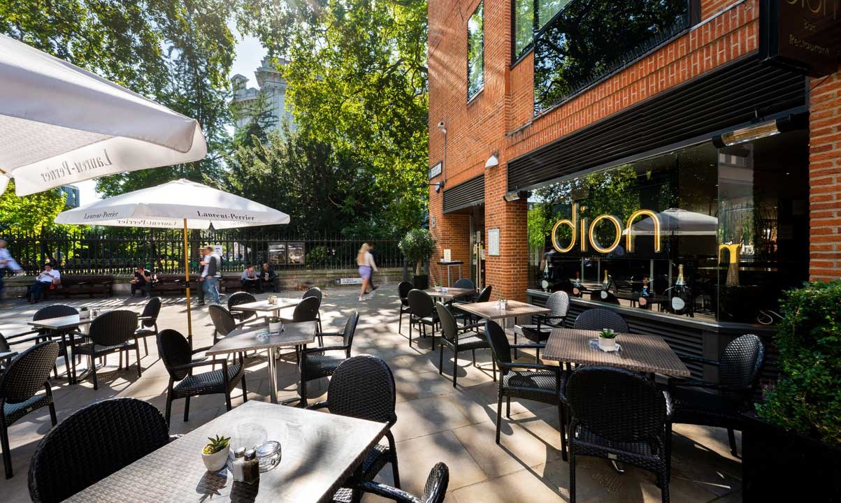 DionRestaurantOutside2209202132